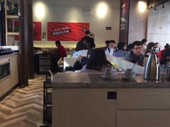 大堂-热火朝天鲜切牛肉火锅(南强街巷店)