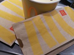 樱花小红莓华夫筒-麦当劳(无锡滨湖万达店)