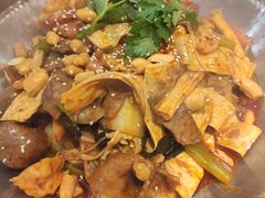 -红渡小香·牛肉麻辣香锅(车站南路店)