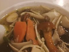 八珍菇汤面-民间老鸡汤面馆(中山北路店)