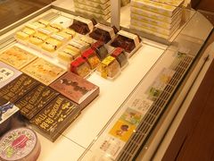 -好利来(万卉路店)