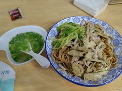 笋干青椒肉丝干挑面-梁掌门老梁干挑(凤凰路店)