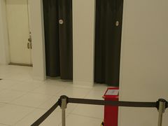 店内环境试衣间-优衣库(洛阳中州万达广场店)