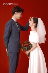 -雪中彩影婚纱摄影·微光艺术中心