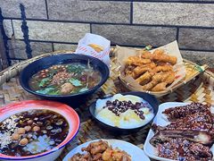 -爆炸头阿姨小四川正宗川味小吃(无任何分店)
