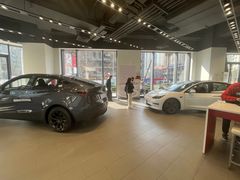 -TESLA 特斯拉(上海太古汇体验店)