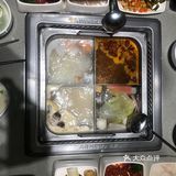一顿饭服务员能过来不下20次，我真的是很无奈