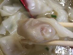 鲜肉小馄饨-食惠里小笼包面馆(越秀店)