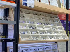 -诺柯视眼镜-蔡司依视路官方工厂店(淞南一店)
