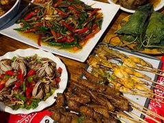 -李双猪·小龙虾·烧烤·羊肉煲(乐山店)