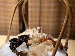 精选珍菌拼盘-余欢领鲜火锅(新街口店)