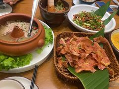 -老滇山寨•云南特色菜•地方菜•民族风情歌舞表演(金碧店)