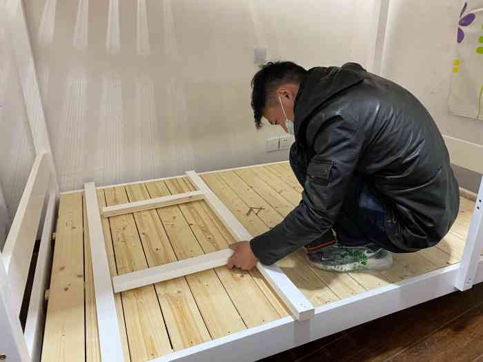 非常热心,耐心很好!装的时候很细心!打电话师傅立马就来了!