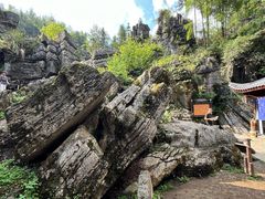 -梭布垭石林景区