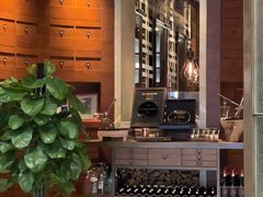 -恰餐厅及酒吧 CHAR Bar & Grill (北京丽都皇冠假日店)