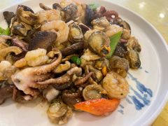 -鑫渔港海鲜本地菜·山海关浑锅(东戴河店)