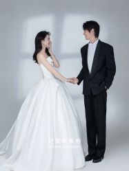 -纪梵希旅拍婚纱摄影(大连总店)
