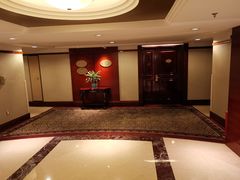 -深圳富苑皇冠假日套房酒店