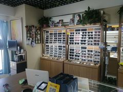 -视野联行眼镜·蔡司授权店(长白万象汇店)