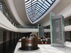 -上海滴水湖皇冠假日酒店