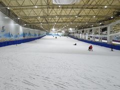 -乔波室内滑雪场