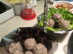 牛肉双丸拼盘-左庭右院鲜牛肉火锅(浦江欢乐颂店)