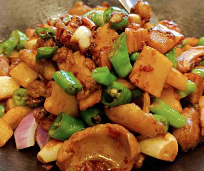 湖南家常菜(中意一路店)-"今天妹妹过生日,特意选了一家,绿草地湘菜