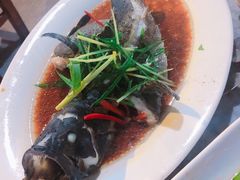 -四川小胡子海鲜(丁村万人海鲜广场店)