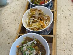 蛰皮拼老虎菜拼海凉粉-船梆煮•蒸汽海鲜·炉火烤肉(五四广场店)