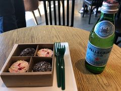 -星巴克(洛阳中州路王府井店)