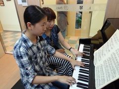 -柏斯音乐艺术中心·钢琴·吉他(上音店)