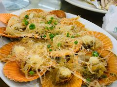 蒜蓉粉丝蒸扇贝-明记海鲜大排档(巽寮湾店)