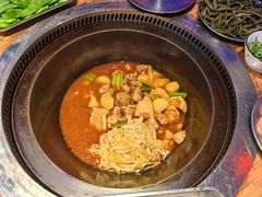-山河屯铁锅炖·非遗东北菜(南山店)