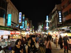 -六合夜市