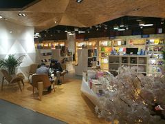 -新华里咖啡书吧(新华书店小寨店)