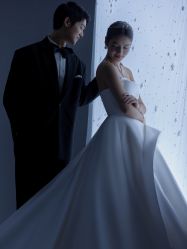 -至臻微拉婚纱摄影