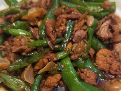 -阿瓦山寨·湘菜现炒·剁椒鱼头王(咸阳总店)