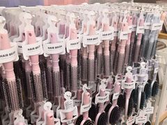 -名创优品(广州萝岗万达广场店)