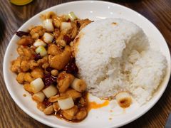 宫保鸡丁盖饭-聚京源餐厅