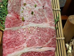 -山川小町·极番烧肉(新地假日广场店)