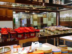 自助取餐区-大中华希尔顿酒店-念自助餐·嗨啤·小龙虾