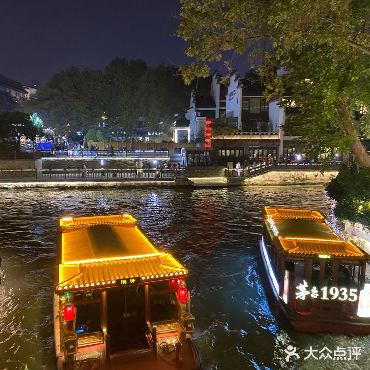 游秦淮河，吃淮扬菜，最爱这颗狮子头。