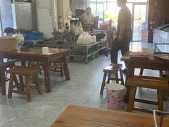 大堂-老广烧烤(骆驼山康馨园店)