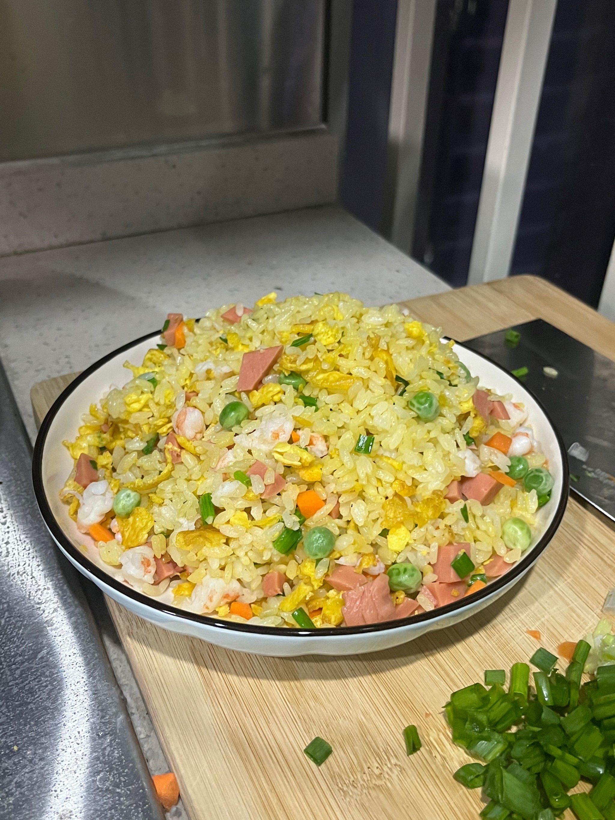 这算是正宗扬州炒饭吗?哥自炒的!什么水平