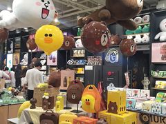 -LINE FRIENDS Garosu-gil Flagship Store