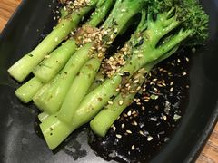 扒西兰苔香松-曼乐辰餐厅(中庚漫游城店)