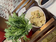-洪氏嗨捞·广东猪肚鸡·椰子鸡火锅(西咸万象城店)