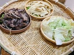-老街烧烤大排档·地道湖北菜·龙虾馆(汉口火车站店)