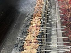 -烤肉小伙烤肉店