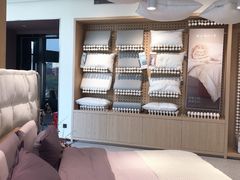 -上海虹桥中心爱琴海亚朵S酒店